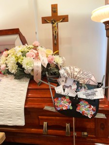 urn_and_casket_flowers_20220417_04