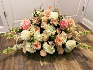 urn_and_casket_flowers_20220418_03