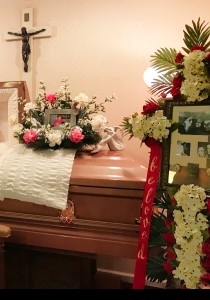 urn_and_casket_flowers_20220418_04